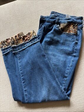 Chicos girlfriend slim leg ankle w animal print